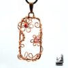 Pendentif Camelia en cuivre et petites perles