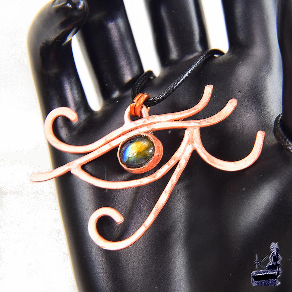 Pendentif Oeil de Horus en cuivre naturel et labradorite – Image 3