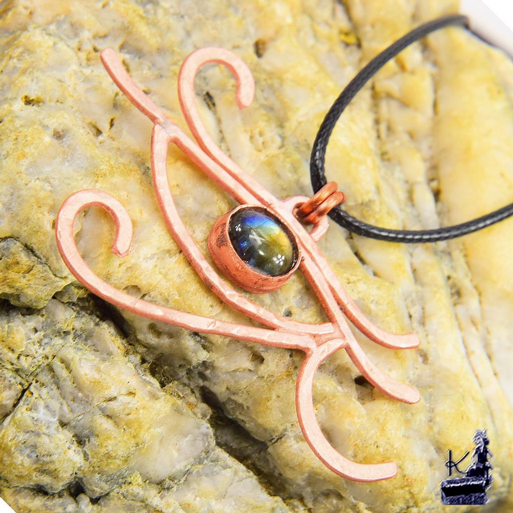 Pendentif Oeil de Horus en cuivre naturel et labradorite – Image 2