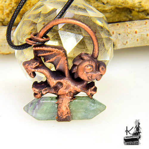 Pendentif Tulin avec son dragounet sur fluorite
