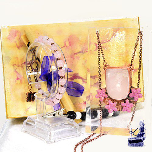 Trésor-box florale Enora comprenant un pendentif et un bracelet