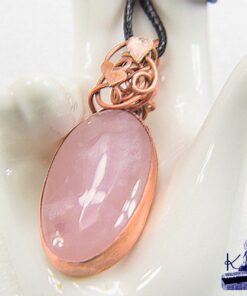 Alternative view of Pendentif Sirds - quartz rose gravé et cuivre