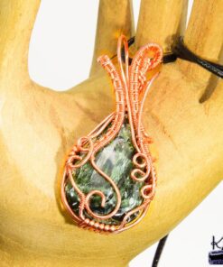 Alternative view of Pendentif Bisty - seraphinite wire wrapped