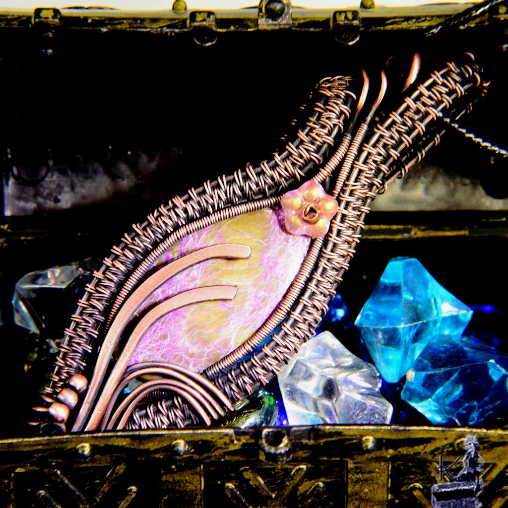 Pendentif Youna - atlantisite wire wrapped avec cuivre naturel – Image 8