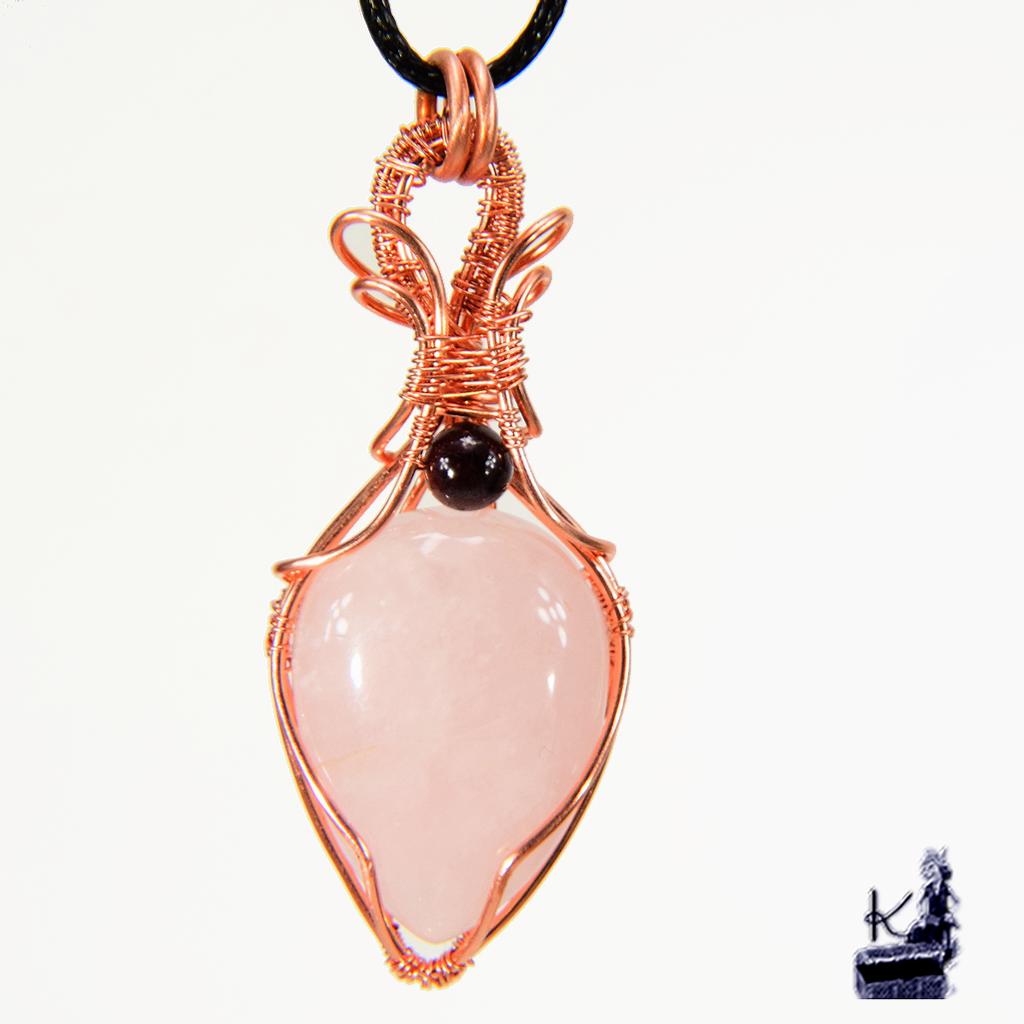 Pendentif resba en cuivre avec son quartz rose