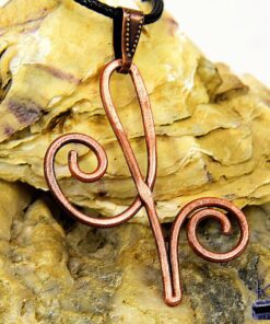 Alternative view of Pendentif Zibu "Asani" ( bonheur ) en cuivre naturel