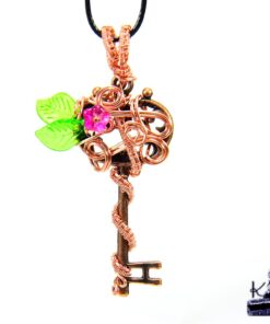 Pendentif Alita - clé fleurie