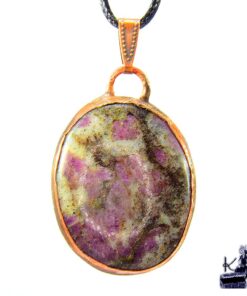 Alternative view of Pendentif Myriel - cuivre et ruby fall