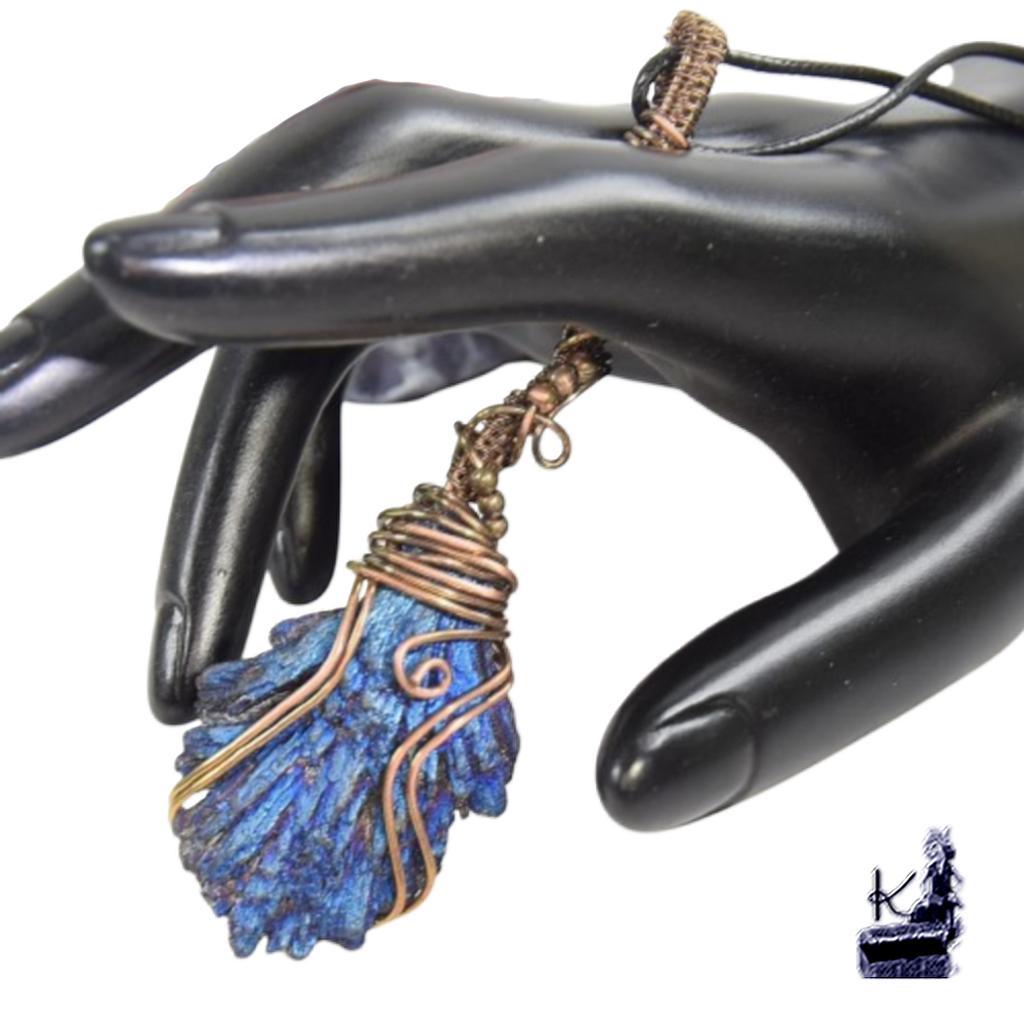Collier "Balai de sorcière" Hazel - Cyanite noire titane – Image 2