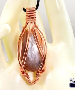 Pendentif Charon - cuivre naturel et pierre de lune pêche