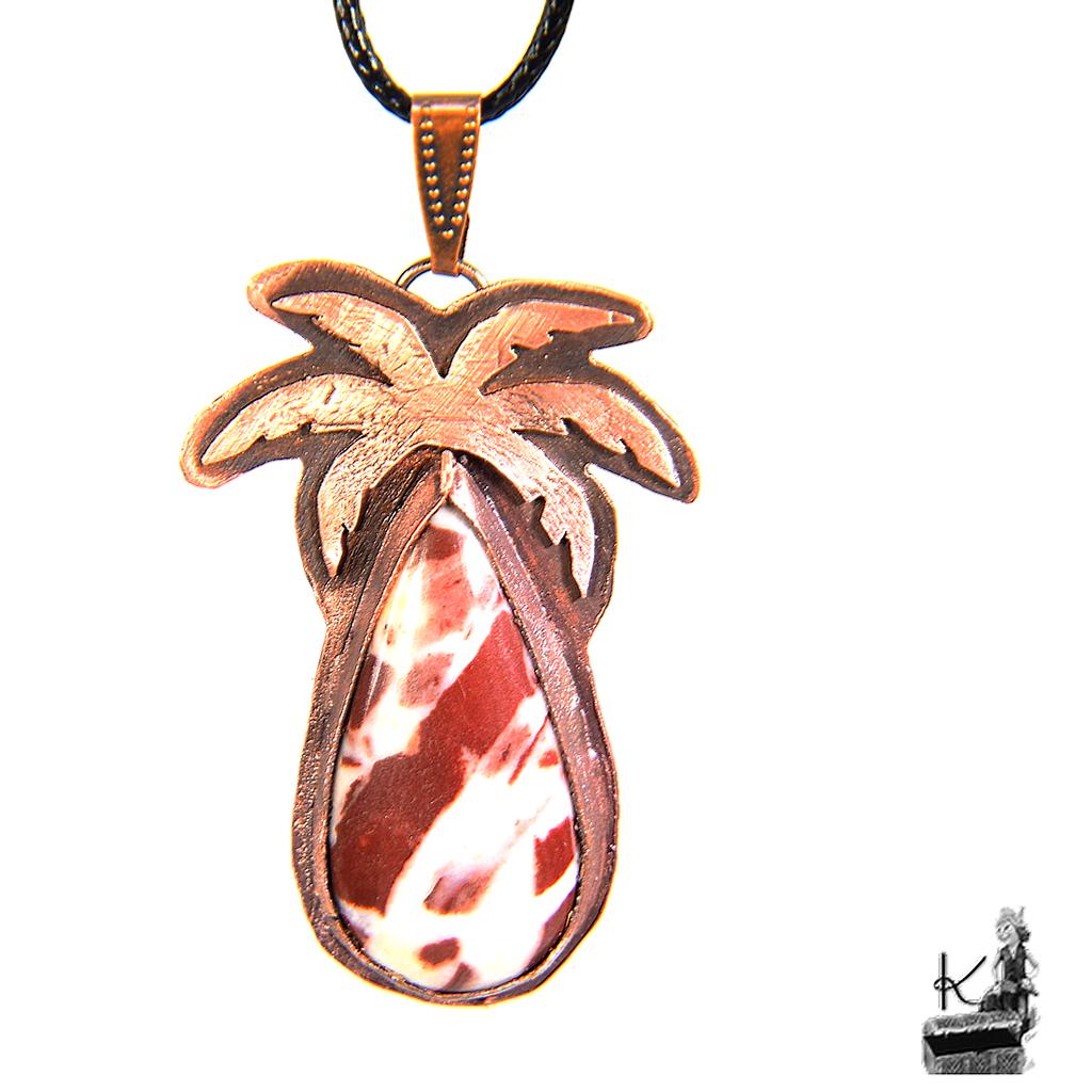 Pendentif artisanal Moana en cuivre naturel et cabochon jaspe noix de coco beige et marron.
