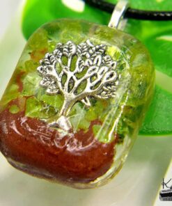 Alternative view of Pendentif Orgone Orgonite "Orla" avec Arbre de vie et Péridot