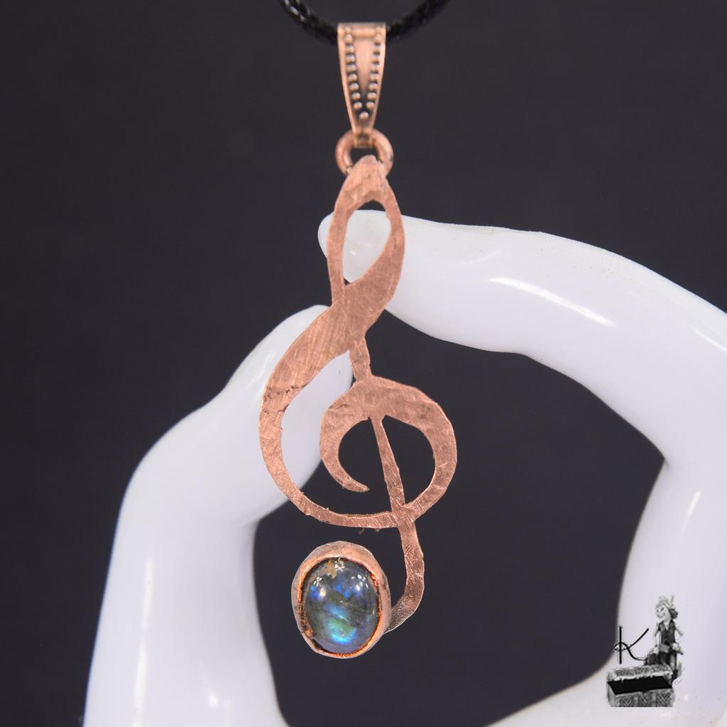 Pendentif Caden - clé de sol en cuivre avec sa labradorite – Image 4