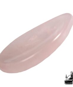 Pierre à souci en quartz rose naturel en forme de goutte avec une encoche ergonomique pour le pouce