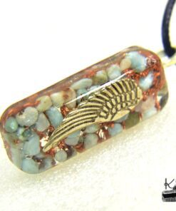 Alternative view of Pendentif Orgone Orgonite « Alita » avec Aile d'ange et larimar
