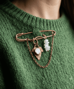 Alternative view of Broche épingle Eira - pierre de lune
