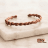 Bracelet Adelia, bijou protecteur en cuivre naturel tressé, création artisanale Le Trésor des Korriganes.