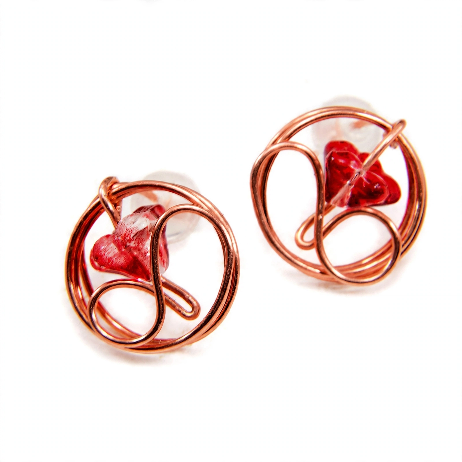 Boucles d'oreilles puces (tiges) artisanales Silène en cuivre naturel et fleur en verre tchèque par Le Trésor des Korriganes.