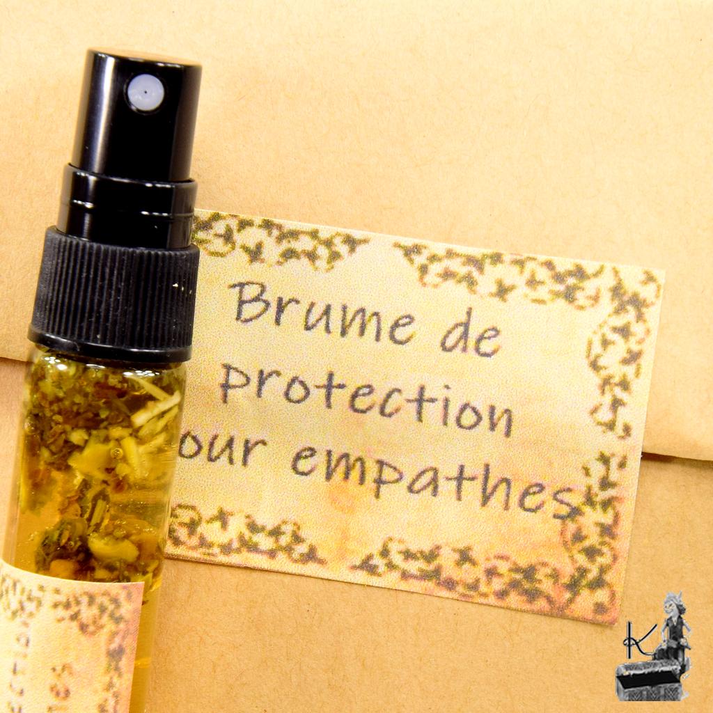 Flacon spray de 10 ml de brume de protection énergétique pour personnes empathes aux huiles essentielles de patchouli et de rue.