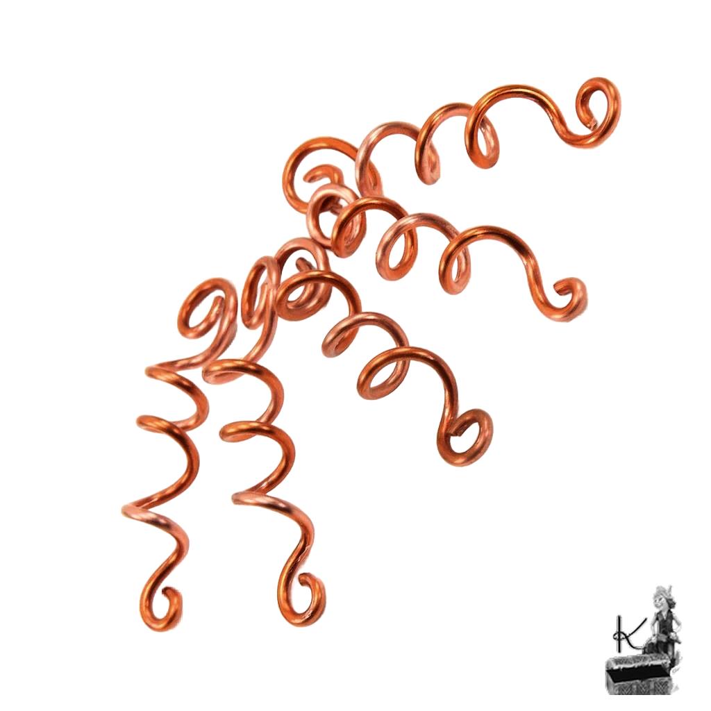 Lot de 5 épingles à cheveux spirales en cuivre façonné à la main par Le Trésor des Korriganes, accessoire de coiffure viking artisanal.