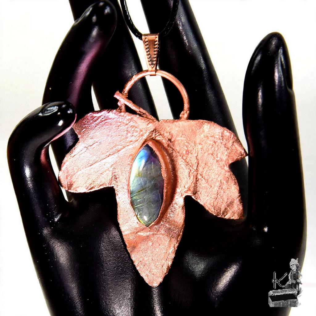 Pendentif Shayla - feuille de lierre electroformée et labradorite – Image 5