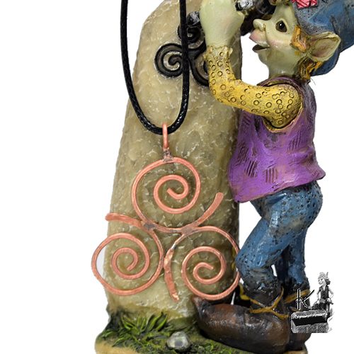 Pendentif Triskèle en cuivre naturel – Image 4