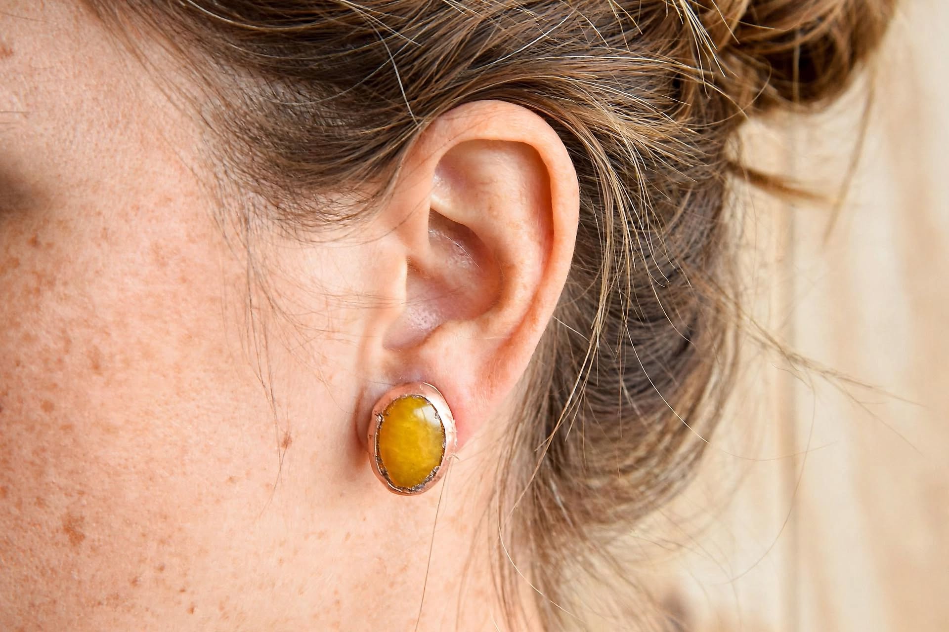 Boucles d’oreille tiges Fregan – cuivre naturel et jade naturelle – Image 4