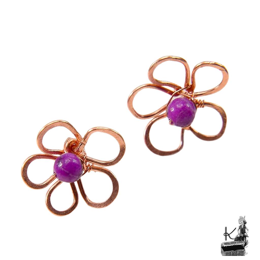 Boucles d’oreille tiges Rajen – cuivre naturel et sugilite – Image 3