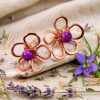 Boucles d'oreilles tiges Rajen en cuivre naturel artisanal et pierres de sugilite violette