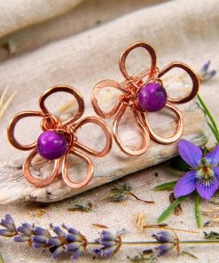 Boucles d'oreilles tiges Rajen en cuivre naturel artisanal et pierres de sugilite violette