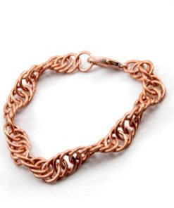 Bracelet Gaela en chainmaille de cuivre naturel tressé à la main en cotte de mailles
