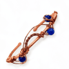 Bracelet jonc artisanal "Mati" en cuivre naturel et perles de cyanite, ouvert et forgé à la main, création unique Le Trésor des Korriganes.