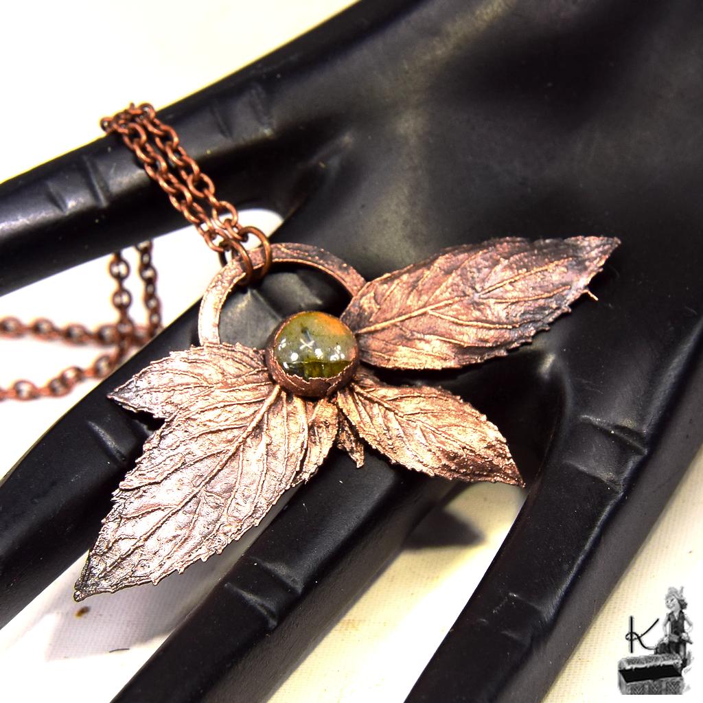 Collier Eliantha - feuilles electroformé avec labradorite – Image 3