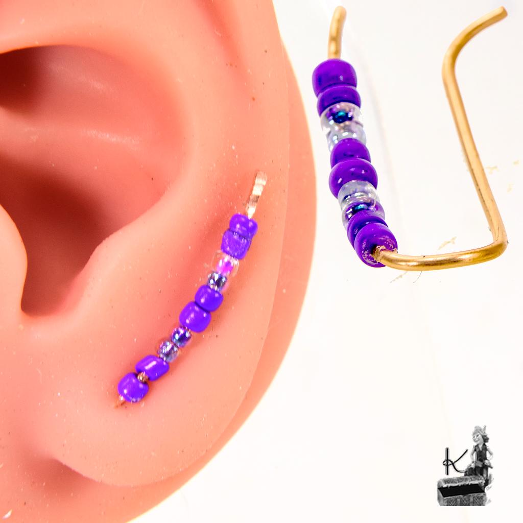 Boucle d'oreille grimpante Elian - cuivre et perles en verre – Image 3