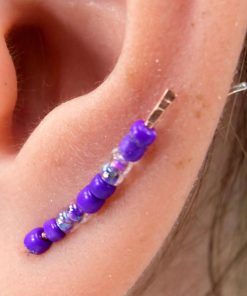 Boucle d'oreille grimpante ear cuff artisanale Elian en cuivre naturel et perles rocailles en verre de la boutique Le Trésor des Korriganes.