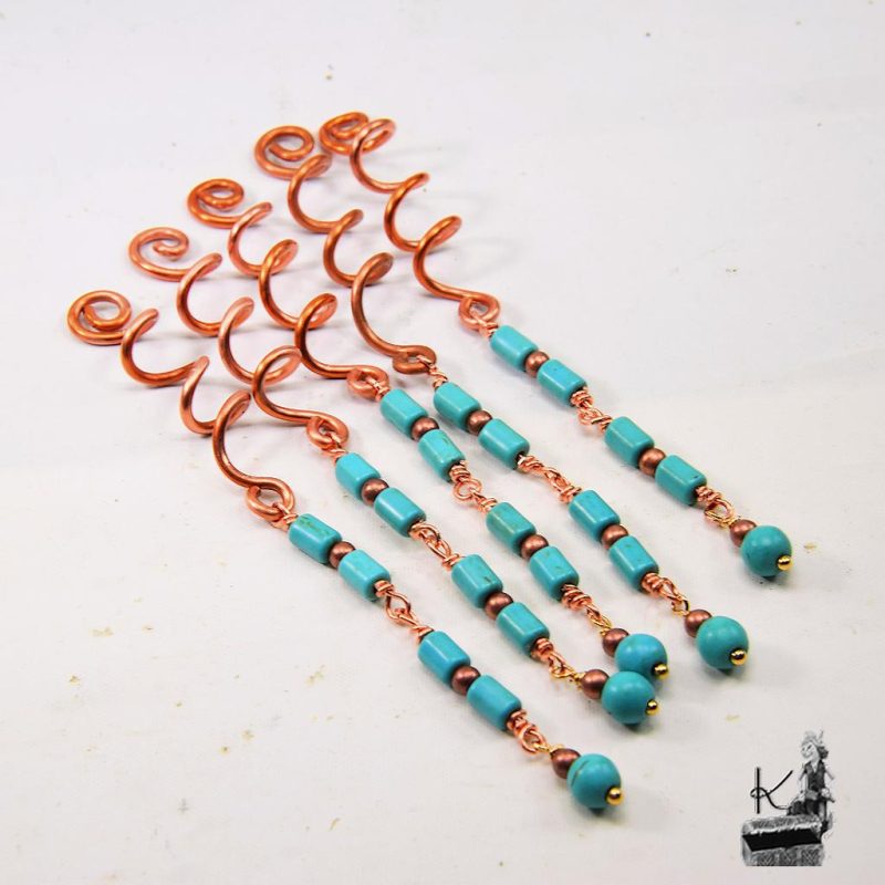 Lot de cinq spirales à cheveux celtiques artisanales en cuivre poli et howlite