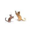 Boucles d'oreilles puces artisanales Filou en cuivre naturel sculpté en forme de chat.