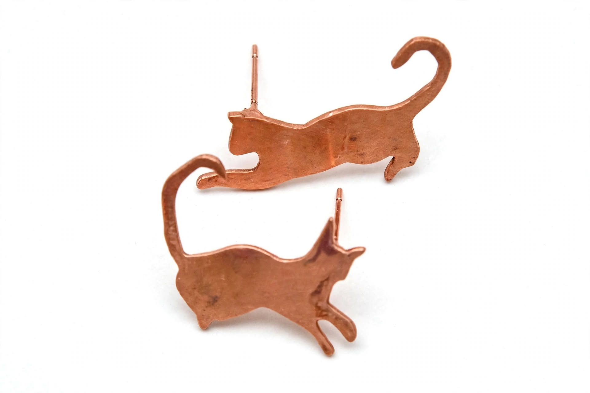 Boucles d’oreille tiges Filou – cuivre naturel – Image 2