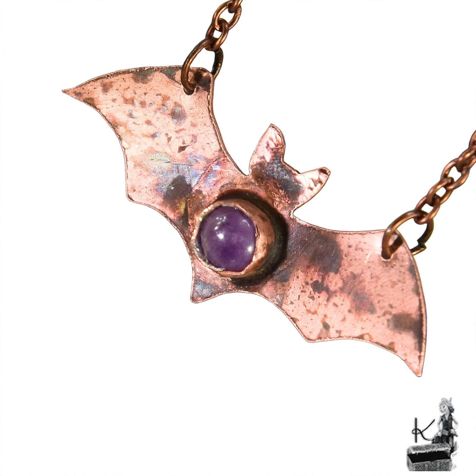 Collier artisanal Vespera en cuivre patiné et pierre d'améthyste violette