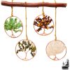 Suspension murale artisanale "Tess" représentant quatre Arbres de Vie en bois naturel et pierres fines (aventurine, mookaïte, agate et cristal de roche).
