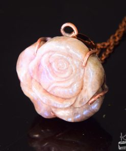Pendentif Eglantine - pierre de lune sculptée main – Image 3