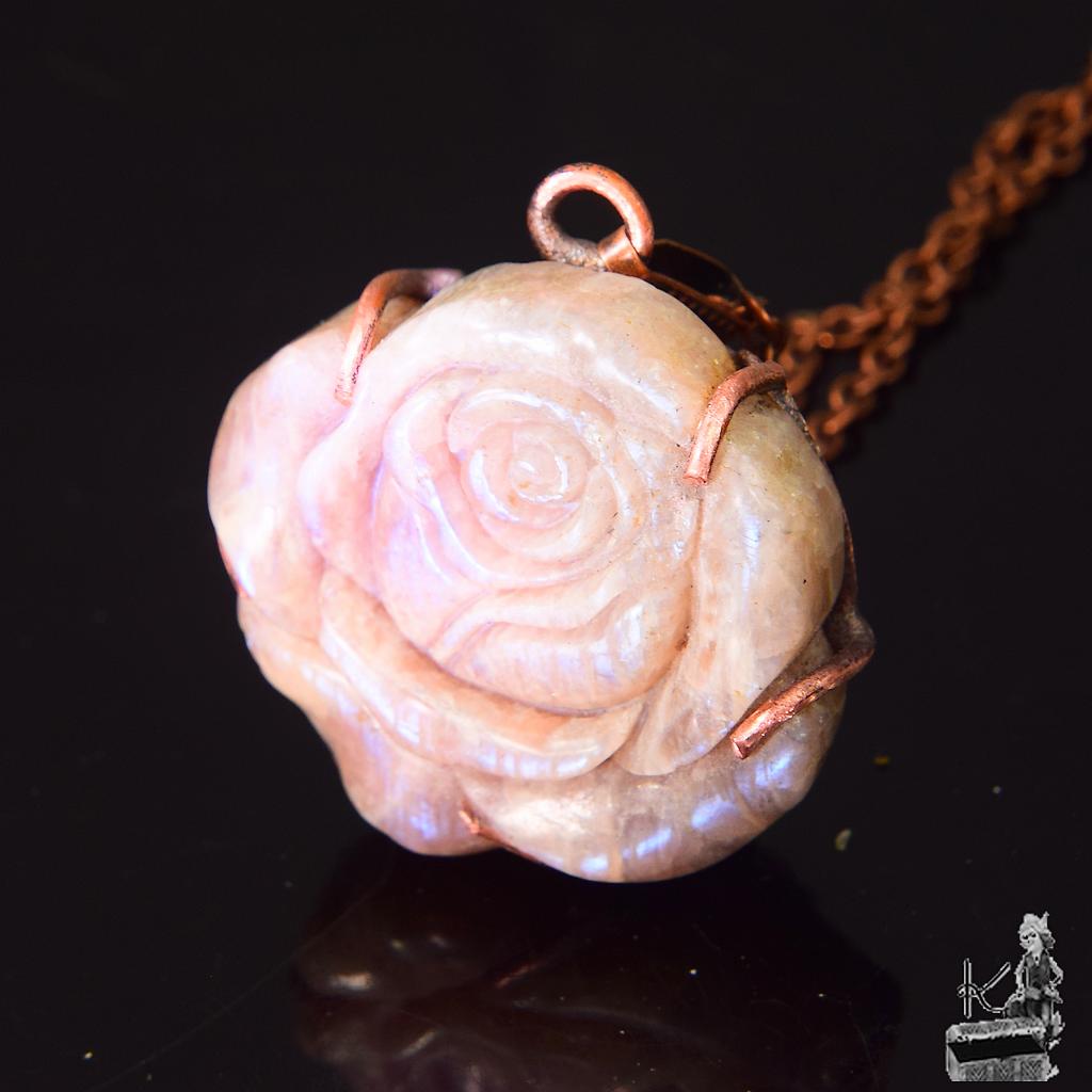 Pendentif Eglantine - pierre de lune sculptée main – Image 3